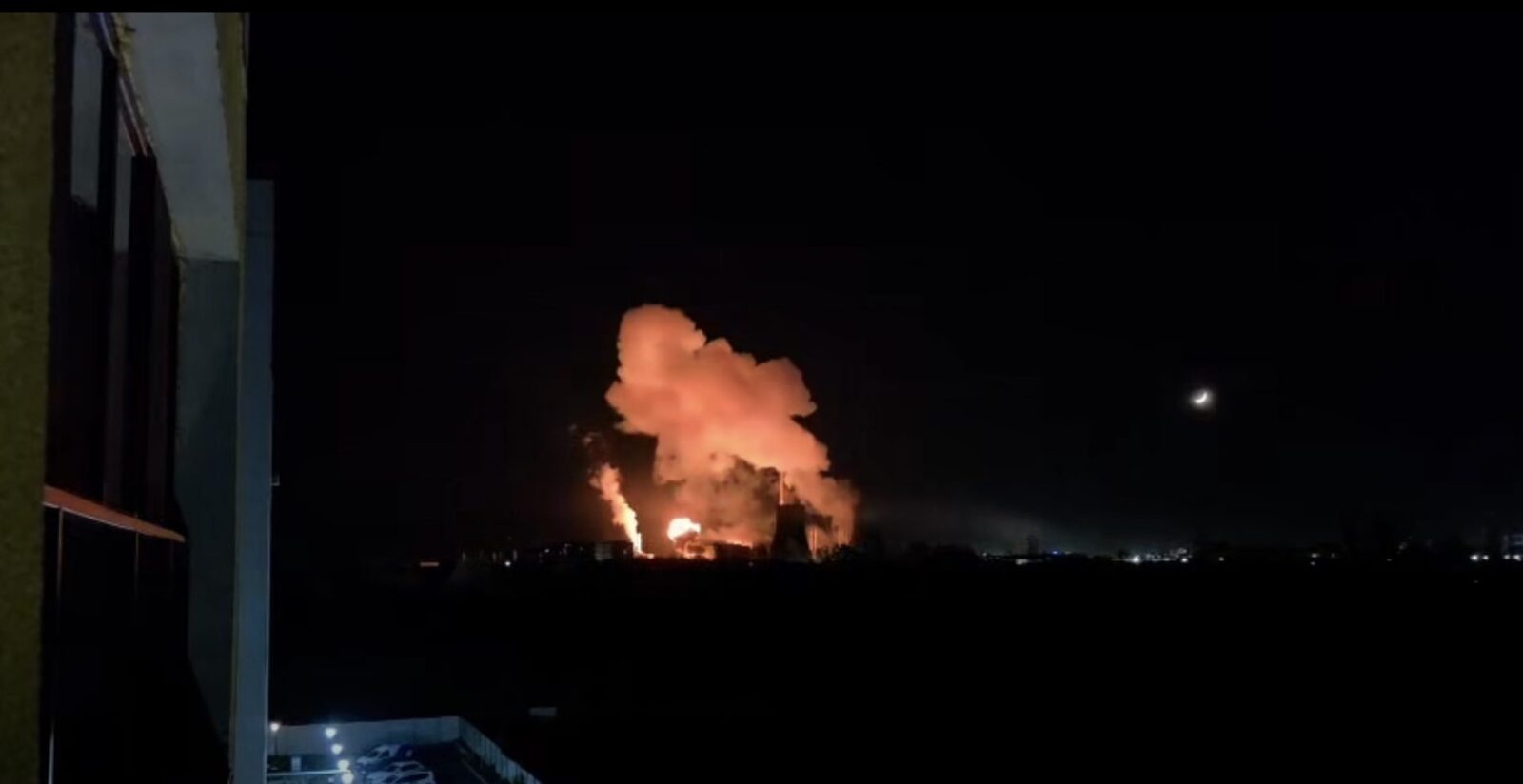 Explozie puternică la CET Vest din București: Incendiu urmat de intervenția pompierilor