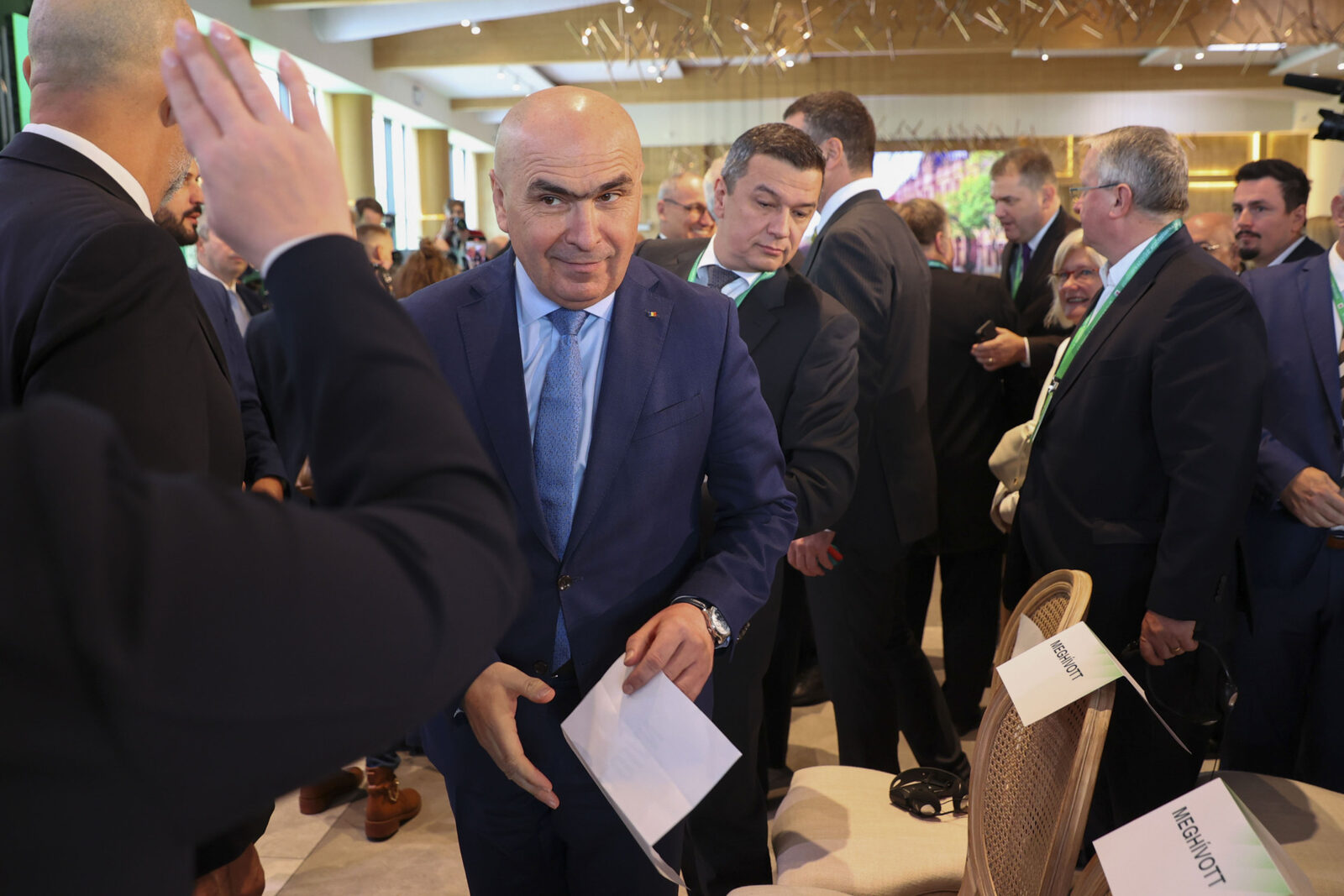 E ZEU în funcție de cutiile de pantofi? Cât de credibil e Donald Trump?