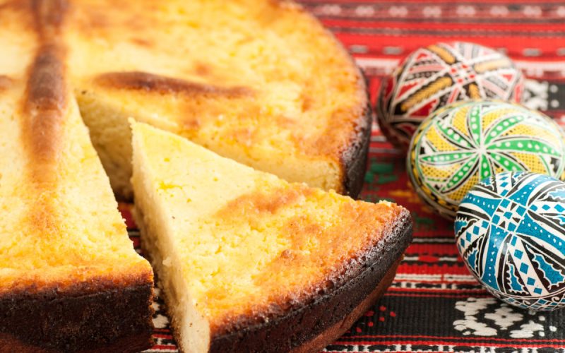 Cât rezistă pasca de Paște? Data după care NU trebuie mâncată