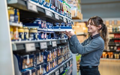 Lidl România a majorat veniturile angajaților și continuă să ofere cel mai bun pachet de beneficii din retailul alimentar, conform analizei interne