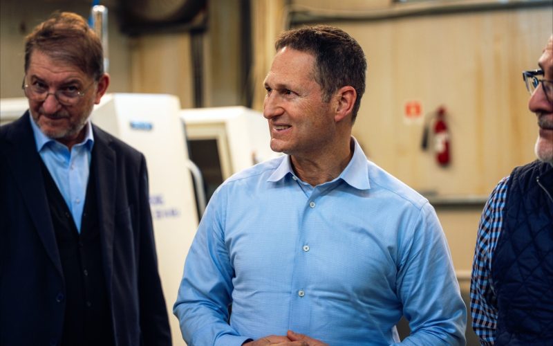 Ron Cohen, CEO Sig Sauer, la Cugir: Parteneriat cu uzina românească