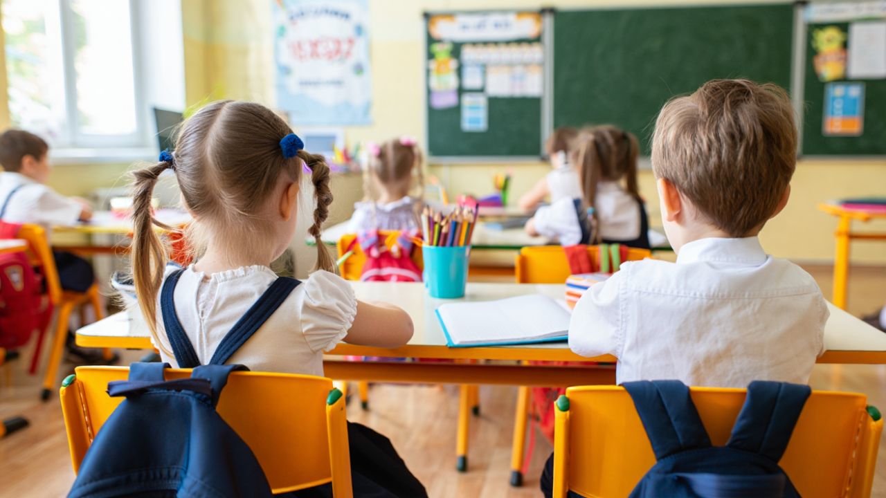 Părinți, la asaltul școlilor de elită: Căi ocolitoare și clase supraaglomerate