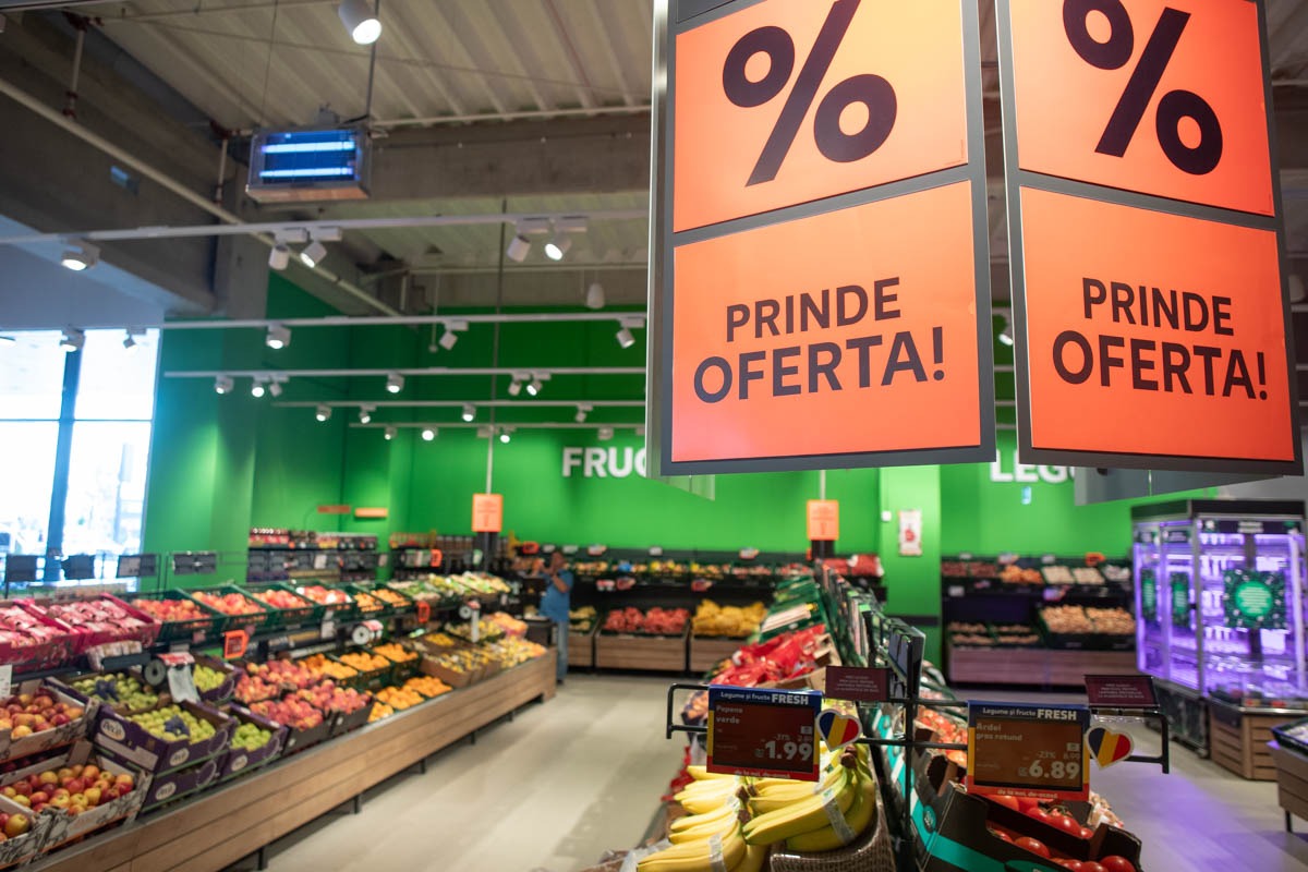 Românii calculează mai atent cheltuielile de Paște, prețul e prioritar pentru 92%