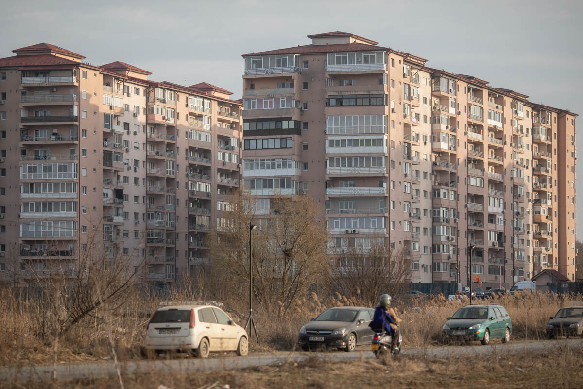 Românii, tot mai puțini proprietari: Procentul a scăzut la 70,5% în 2026 / De ce se vând mai puține case