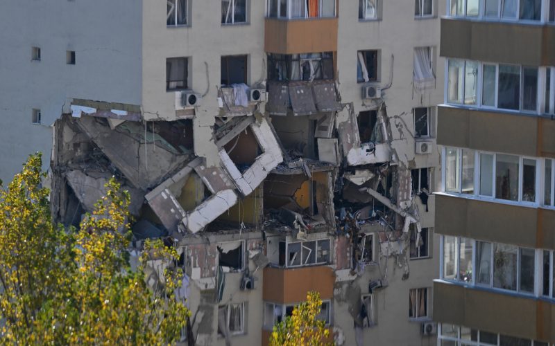 Rahova: La șase luni după explozie, locatarii cer ajutor și acces în apartamente