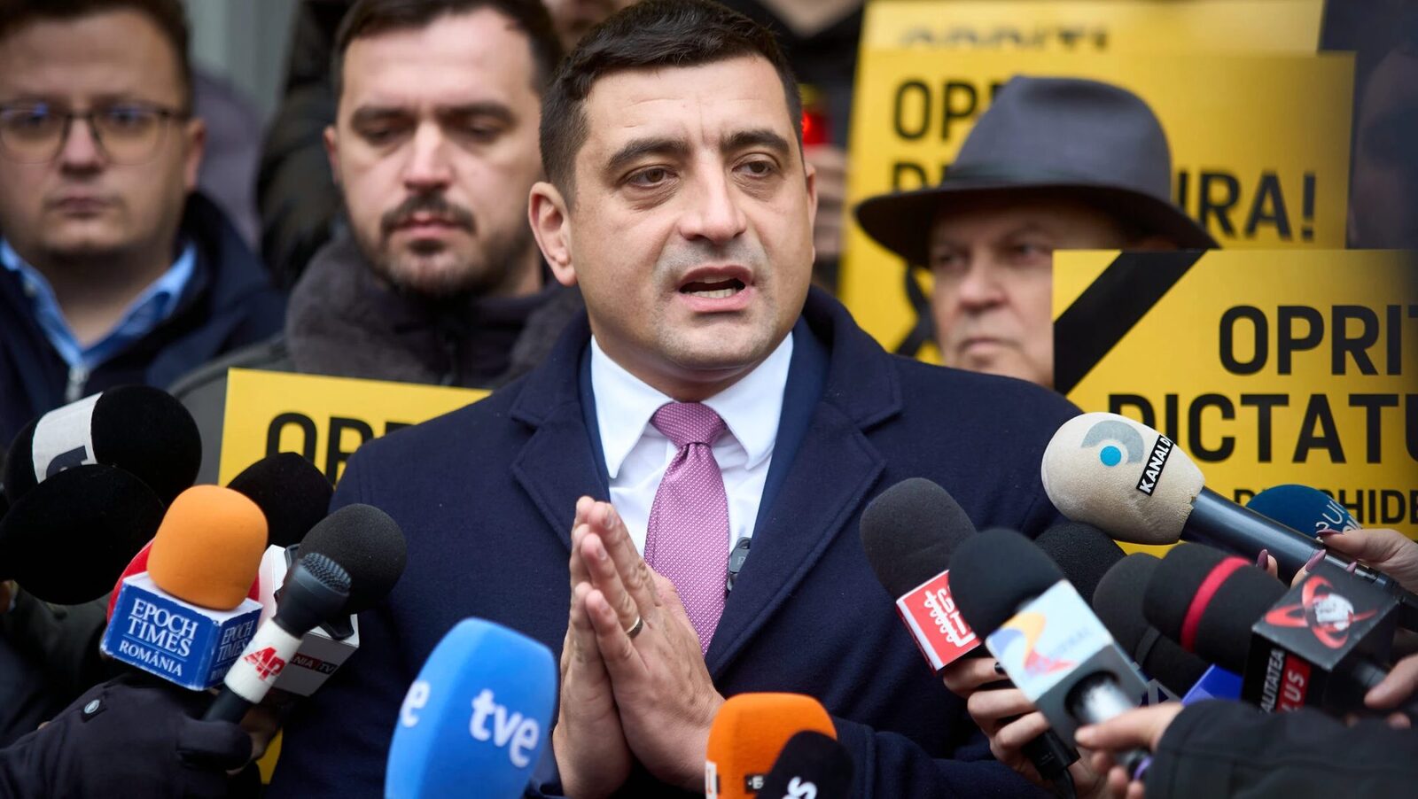 AUR, în continuare lider de necontestat în preferințele electorale Partidul Alianța pentru Unirea Românilor (AUR) se menține pe primul loc în intenția de vot, conform celor mai recente analize sociologice
