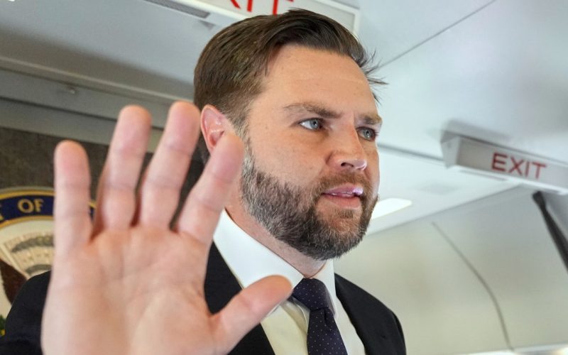 JD Vance, atac la Papa Leon: „Greșește Scriptura!”