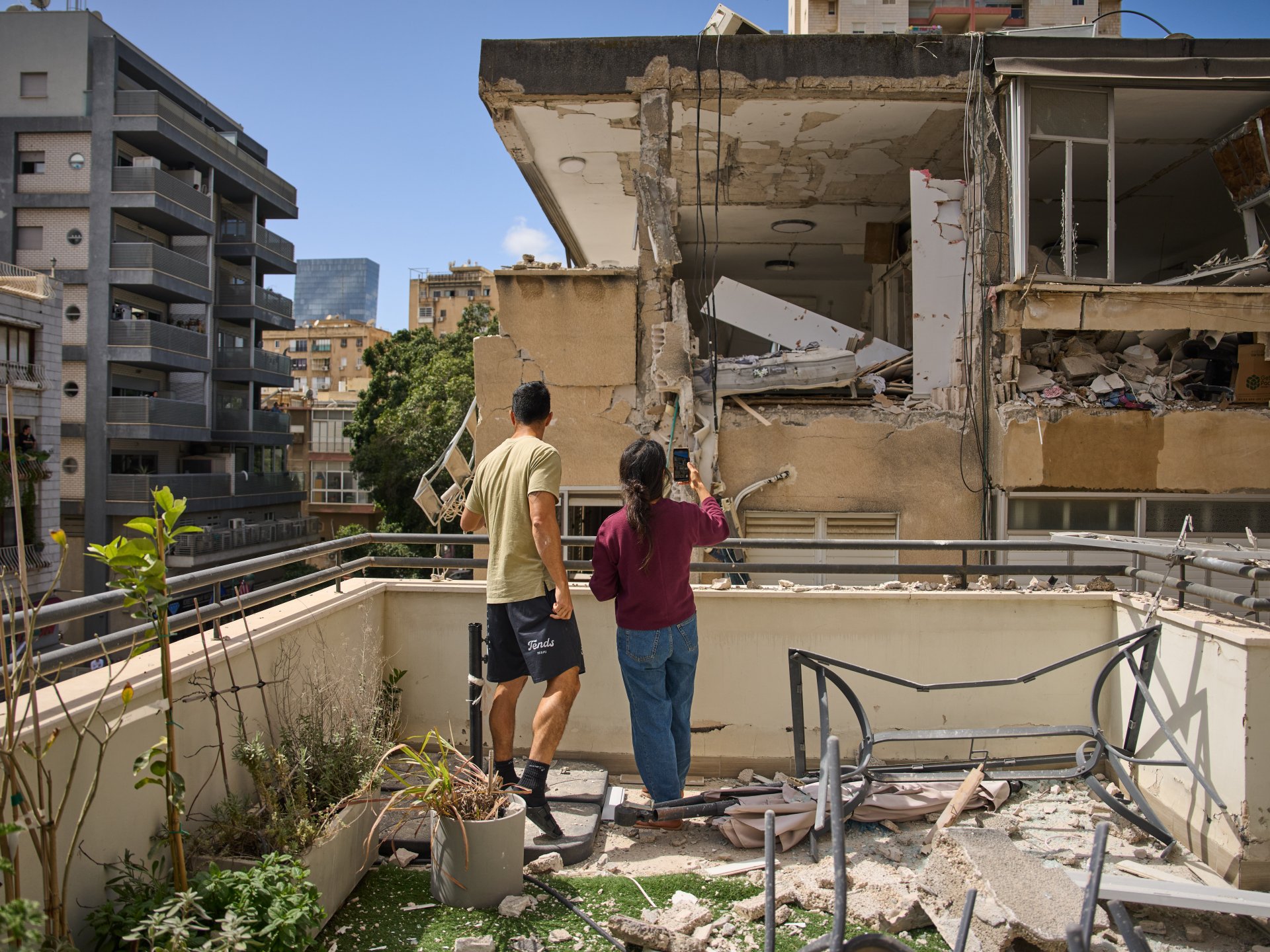 Lebanon’s Hezbollah and Yemen’s Houthis join Iran in strike on Israel | Israel-Palestine conflict News