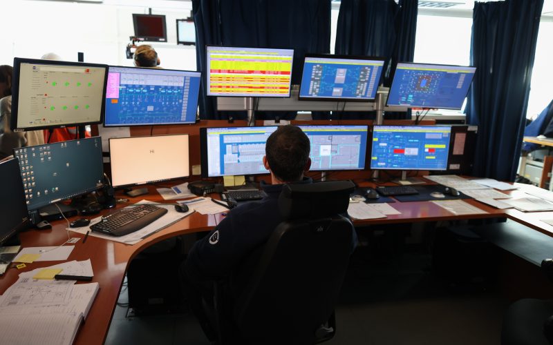 OMV Petrom își construiește echipa pentru exploatarea gazelor din Marea Neagră Compania OMV Petrom lucrează la formarea echipei care va asigura operarea zăcămintelor de gaze naturale din Marea Neagră, pe măsură ce proiectul Neptun Deep se apropie de faza de producție