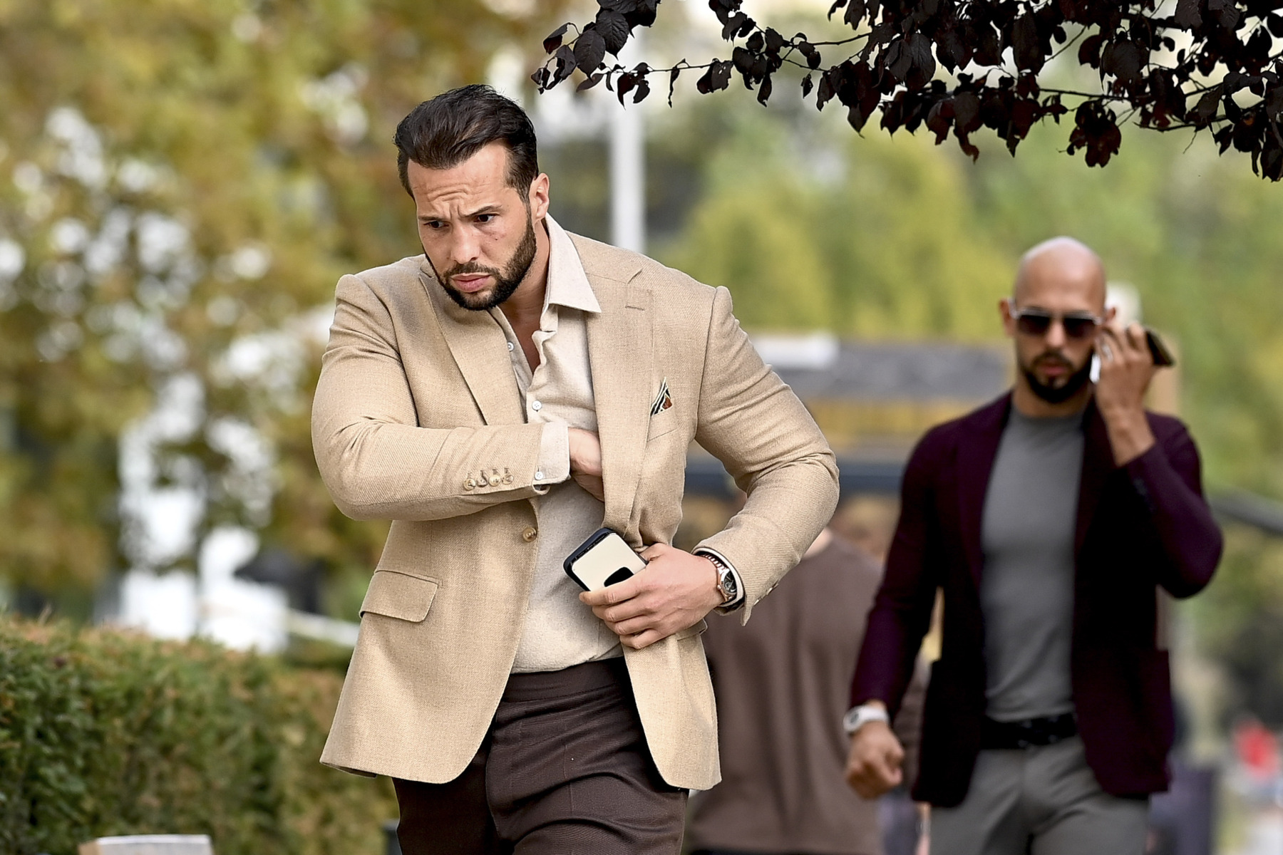 S-a ridicat controlul judiciar pentru frații tate, statul suportă cheltuielile