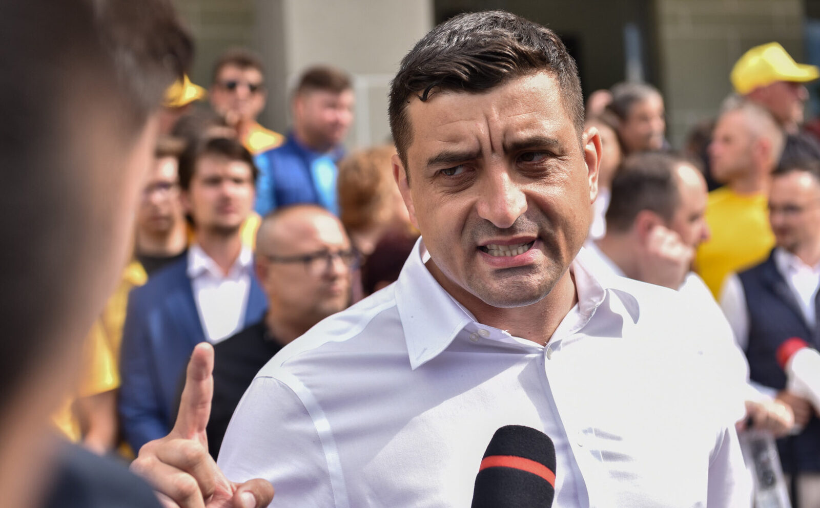 Simion, atac la guvern: AUR vrea moțiune și-l face „damblagiu” pe Nicușor Dan