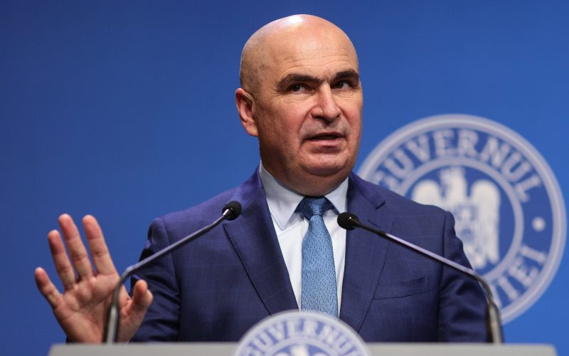 Fostul membru de partid dezvăluie greșelile lui Bolojan: „Cheltuim ce n-avem”