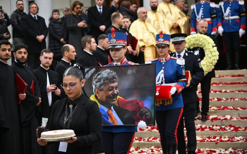 Mircea Lucescu, înmormântat la Bellu cu onoruri militare | AUDIO