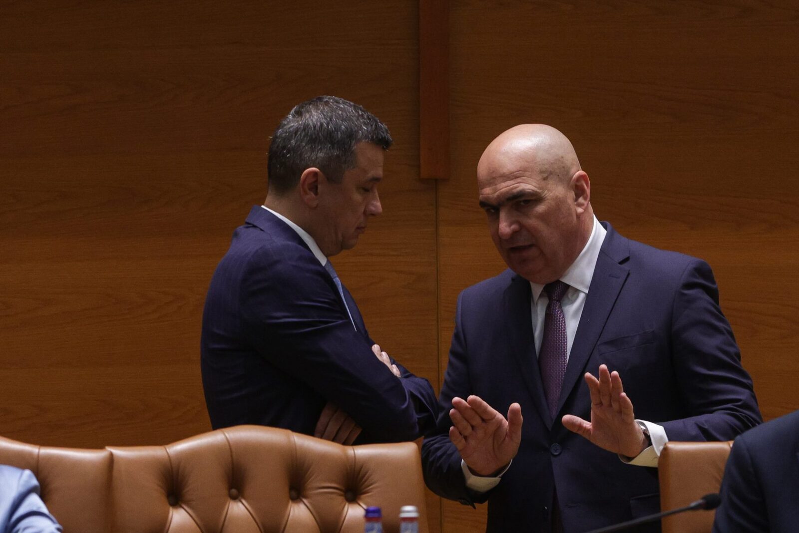 Bolojan răspunde atacurilor PSD: Vânzarea acțiunilor, inclusă în programul de guvernare