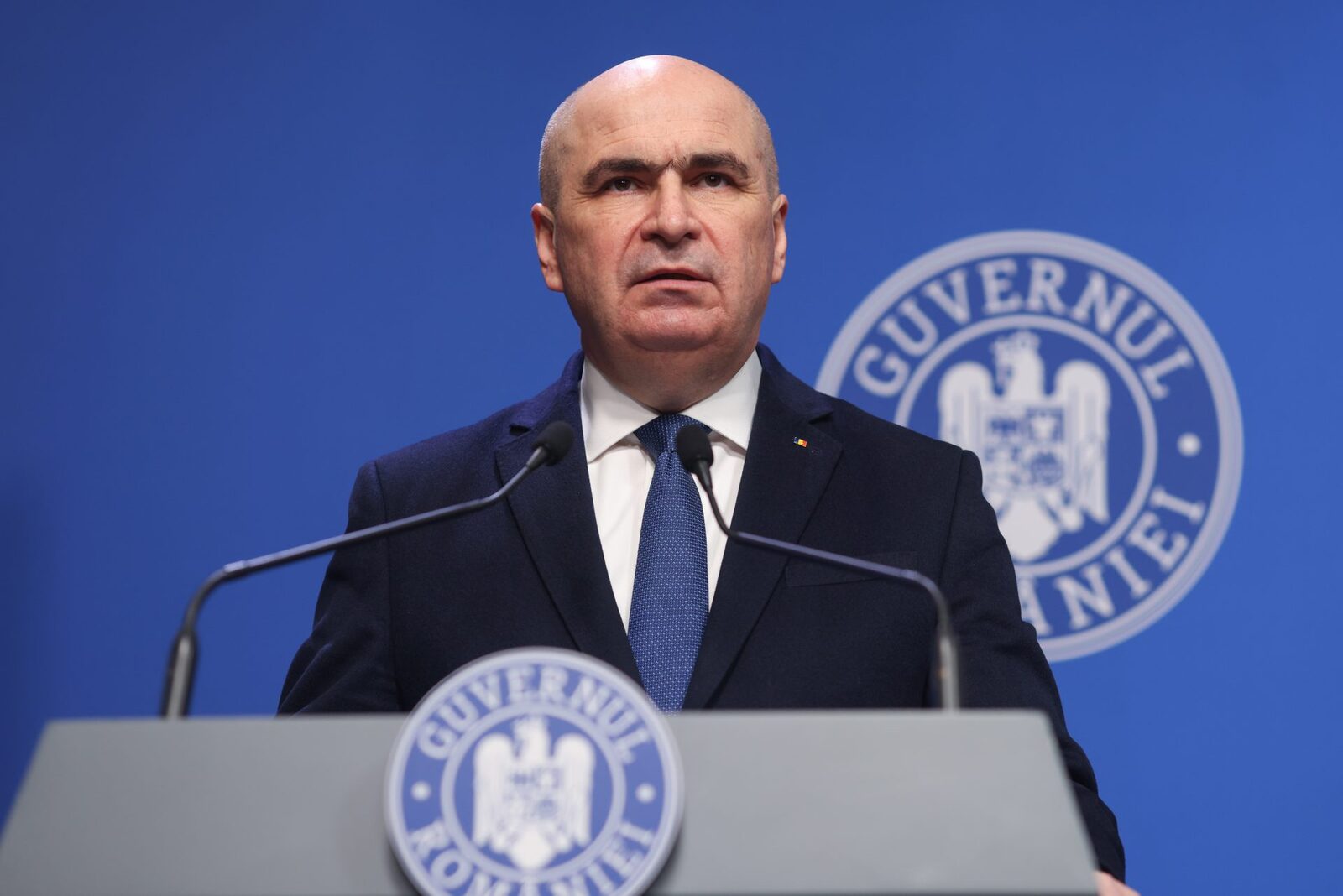 Bolojan, atac FURIBUND la PSD: „Vor premier marionetă și PNL obedient”