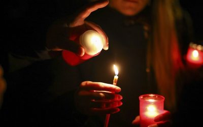 Trei din patru români vor merge la Slujba de Înviere în acest an