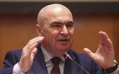 Bolojan, atac FURIBUND la PSD: „E greu să fii credibil cu cutii de pantofi și penthouse-uri”