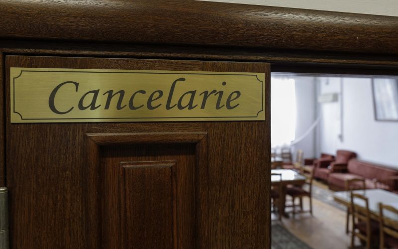 Ministrul Educației plătește suplimentar profesorii cu peste 40 de ore