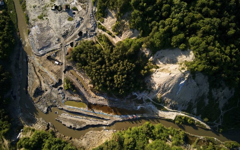 Comuna Praid, Județul Harghita, rămâne sub stare de alertă pentru încă o lună, accesul în zona afectată și în Canionul de sare fiind, în continuare, interzis