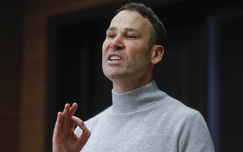 Negoita îl apără pe Bolojan: „Merită susținere măcar pentru asta!”