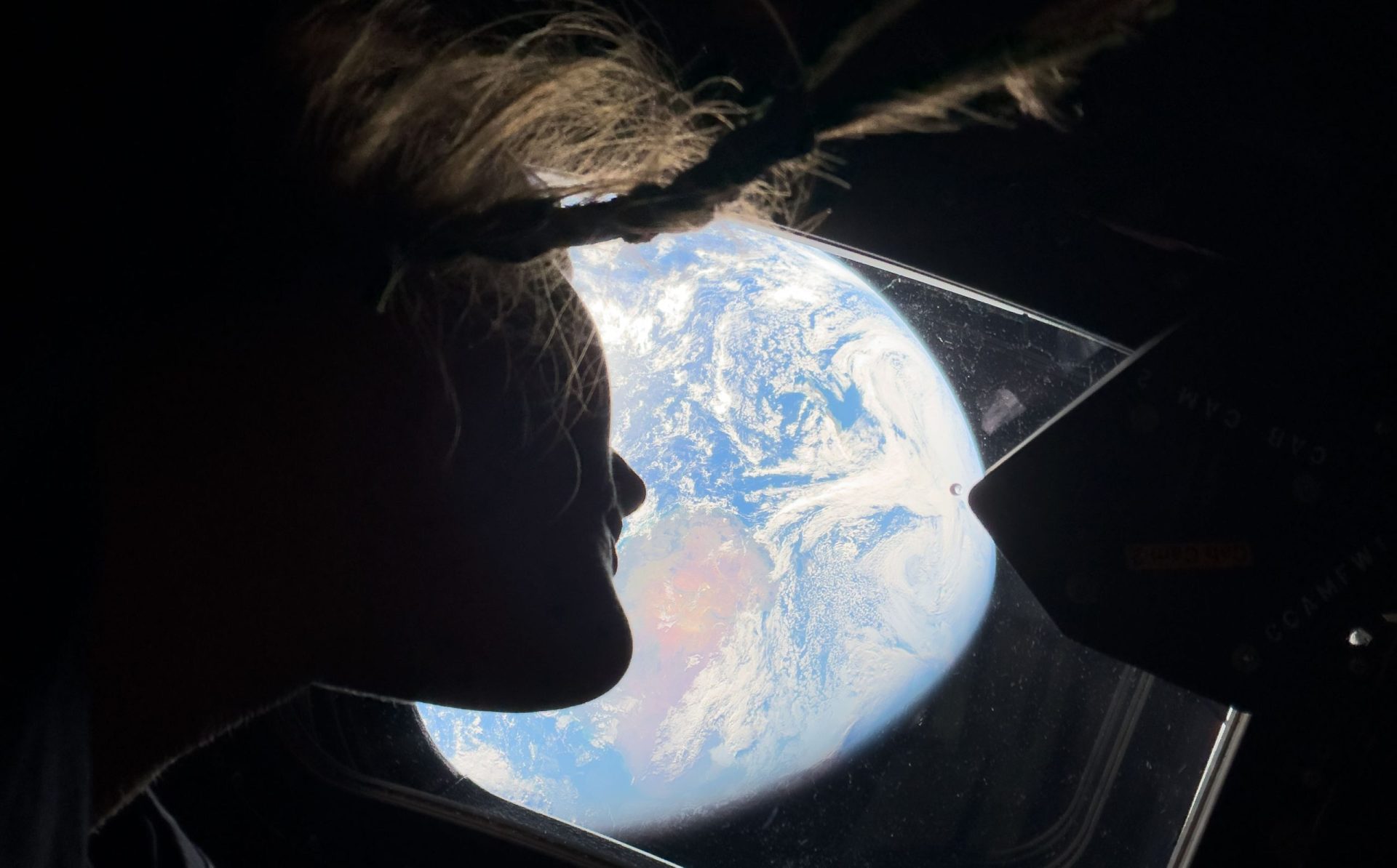 Artemis II: Astronautii surprind imagini spectaculoase cu luna