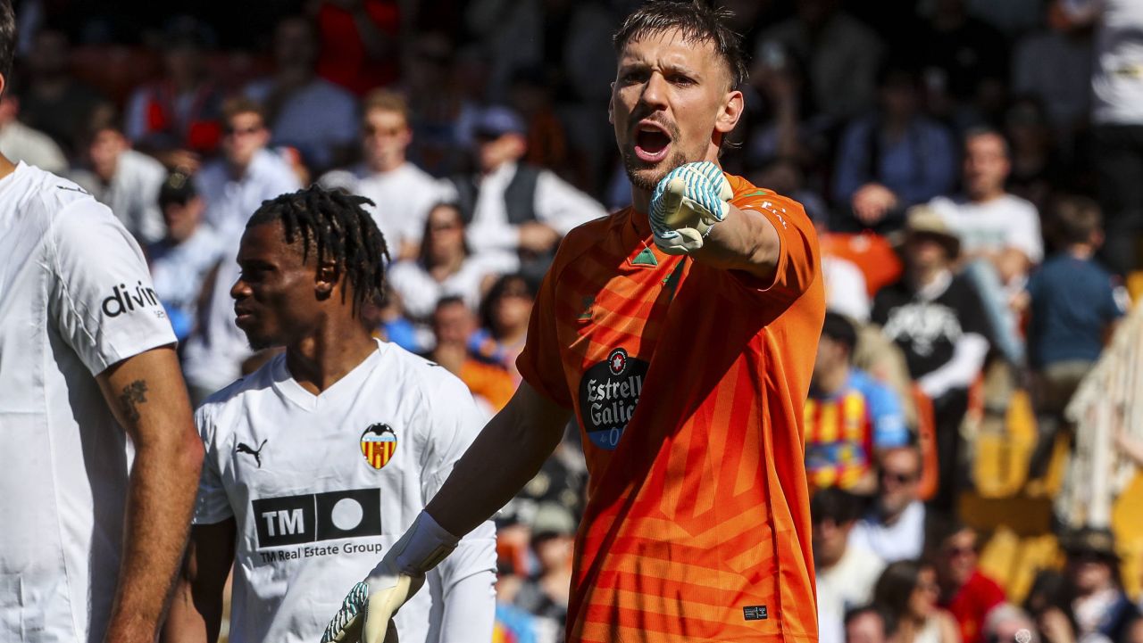 Ionuț Radu joacă ACUM în sferturile Europa League! Freiburg - Celta Vigo, Bologna - Aston Villa și Porto - Nottingham Forest