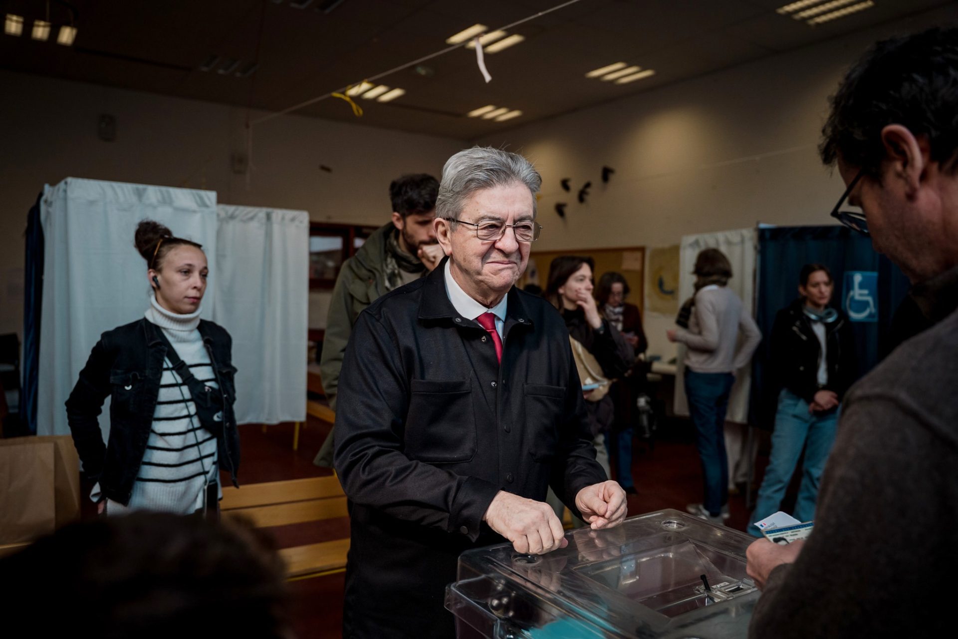 Justiția anchetează finanțarea ilegală din Venezuela a partidului lui Mélenchon