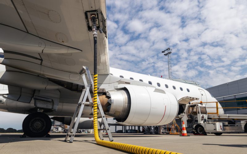 UE ia măsuri pentru combustibilul avioanelor: Criza amenință zborurile?