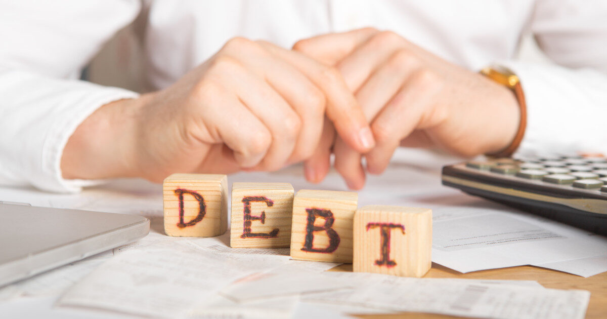 Statul AVANSEAZĂ: Cum recuperează mai ușor banii de la firmele în insolvență