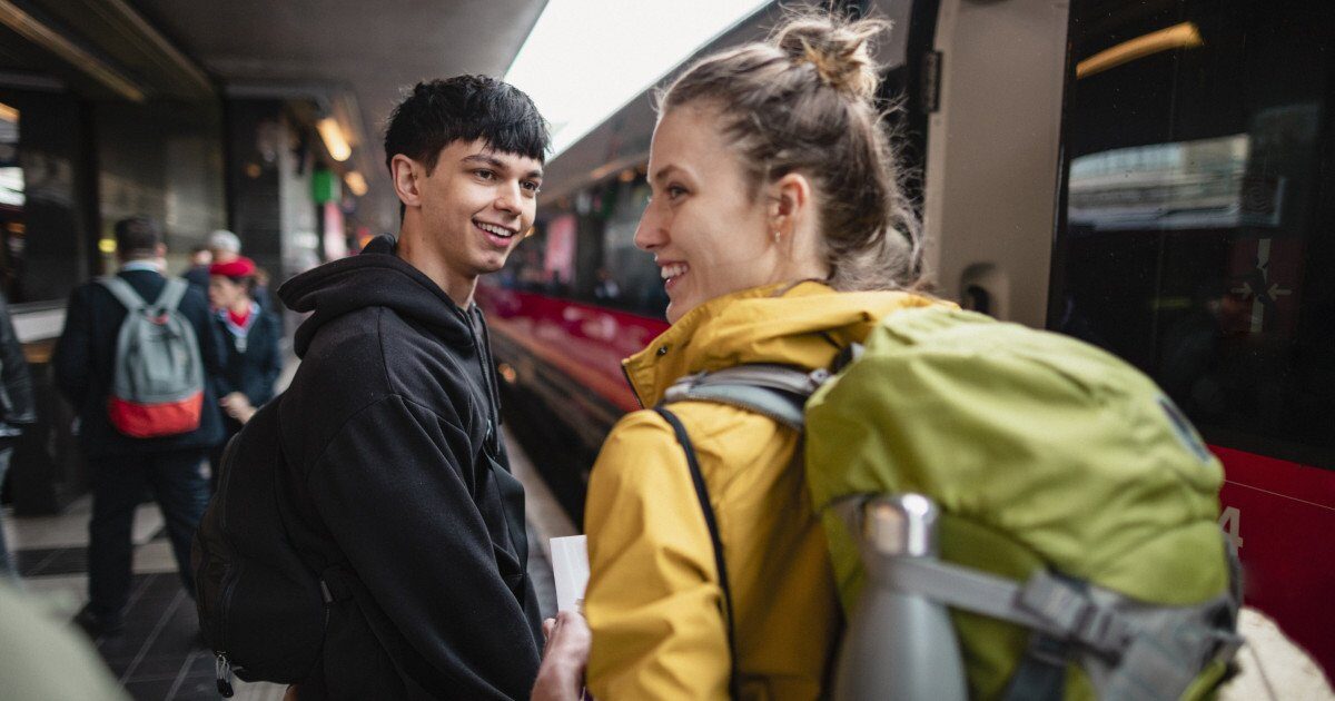 Comisia Europeană lansează o nouă rundă DiscoverEU pentru tinerii europeni Comisia Europeană a anunțat deschiderea unei noi runde de înscrieri pentru programul DiscoverEU