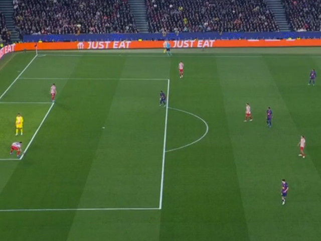 Mii de suporteri au scandat la unison un mesaj cu o puternică încărcătură emoțională, chiar sub privirile arbitrului roman ISTVAN Kovacs, în timpul meciului disputat între FC Barcelona și Atletico Madrid