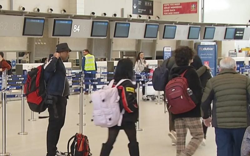 Criza kerosenului lovește: Vacanțele se scumpesc, agențiile introduc taxe noi