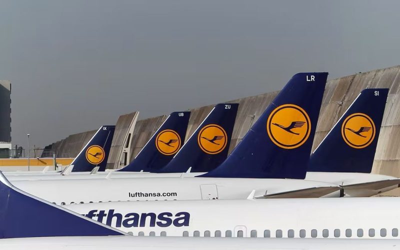 Călătorii cu destinația Germania, afectați de greva Lufthansa în preajma sărbătorilor Călătorii care plănuiau zboruri spre sau dinspre Germania sunt confruntați cu perturbări majore din cauza unei greve organizate de compania aeriană Deutsche Lufthansa AG