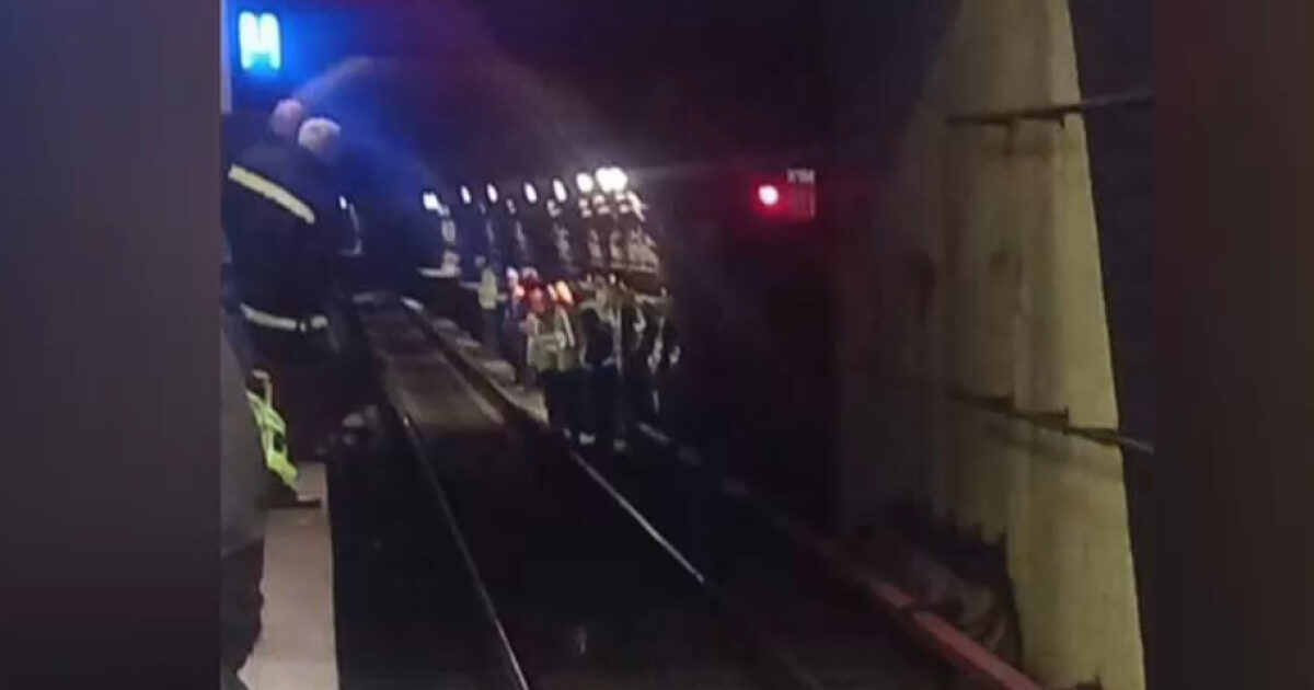 Panică în București: Magistrala 4 de metrou, blocată după o prăbușire