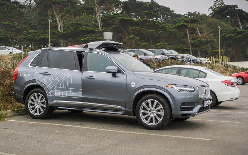 Uber pregătește o mega-achiziție: Mii de mașini autonome