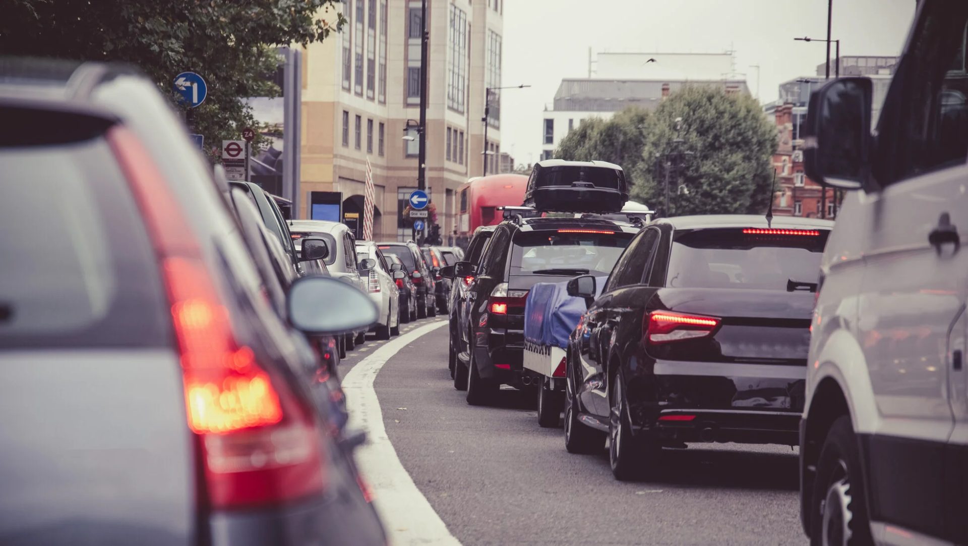 Bani înapoi pentru șoferi: Decizia așteptată pentru românii din uk