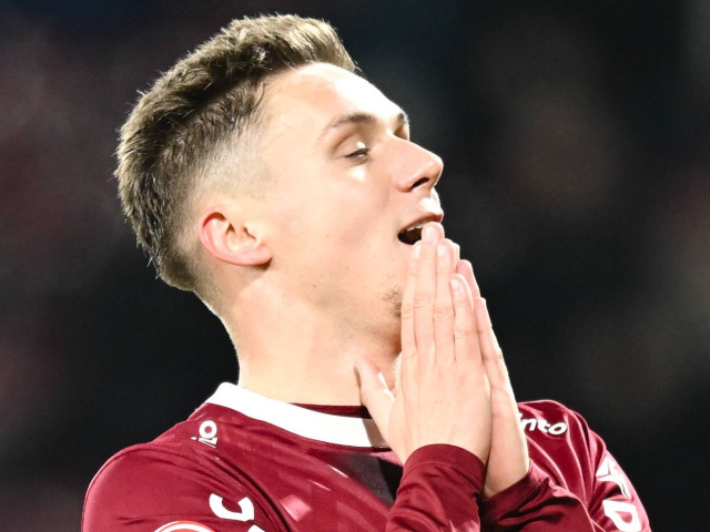 Louis Munteanu, curtat intens: Antrenorul a venit să-l convingă personal