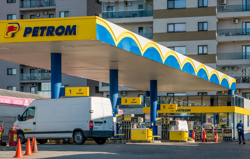 Motorină mai ieftină în această dimineață la stațiile Petrom. Prețul a coborât sub un nou prag