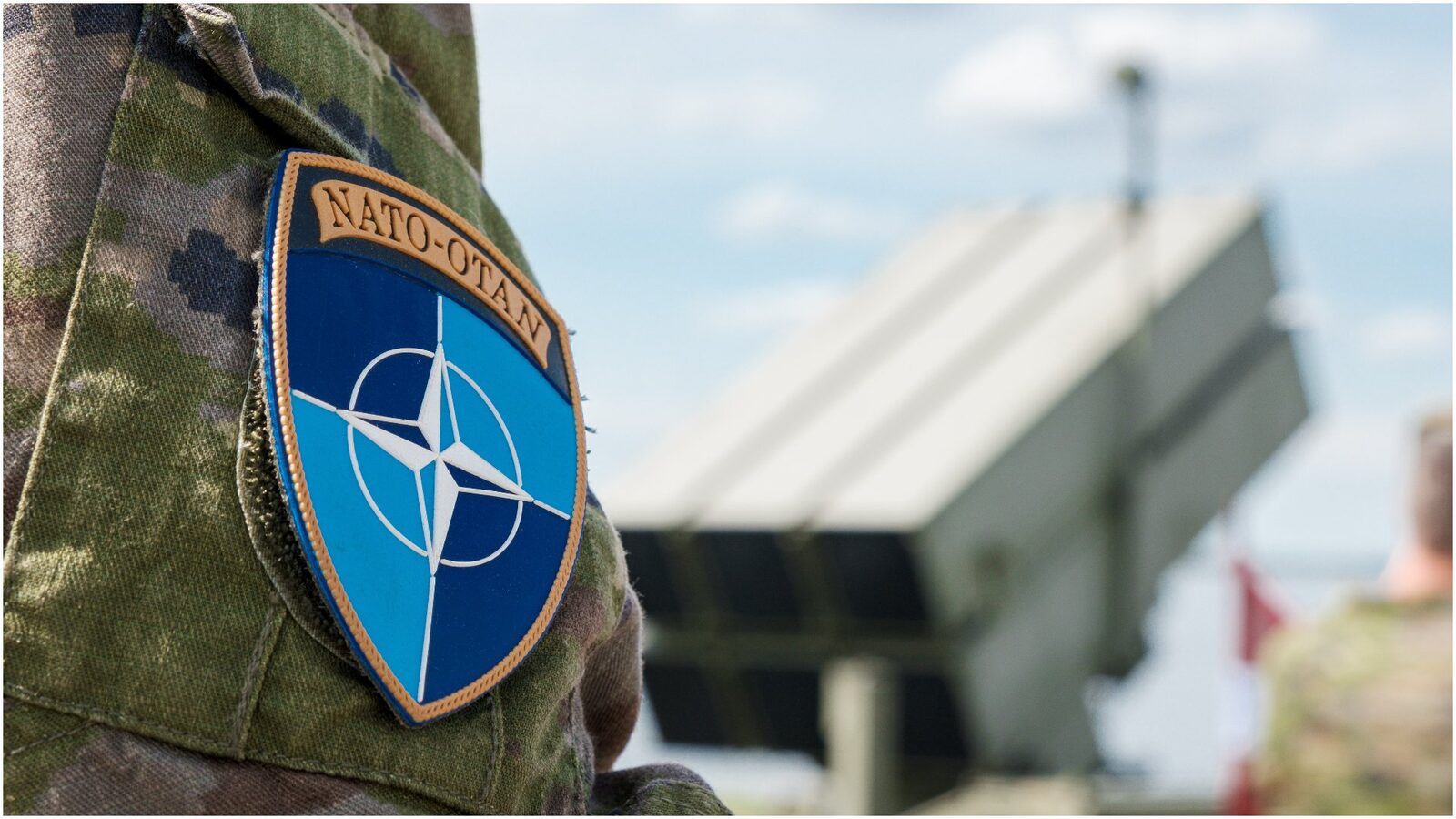 Președintele american Donald Trump solicită aliaților NATO angajamente concrete pentru a contribui la securitatea Strâmtorii Ormuz, potrivit unor surse diplomatice europene