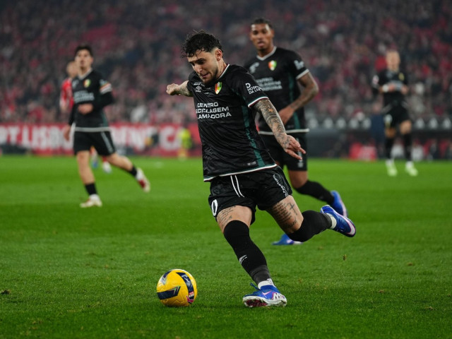 Ianis Stoica, execrat în portugalia după o repriză: A fost schimbat la pauză