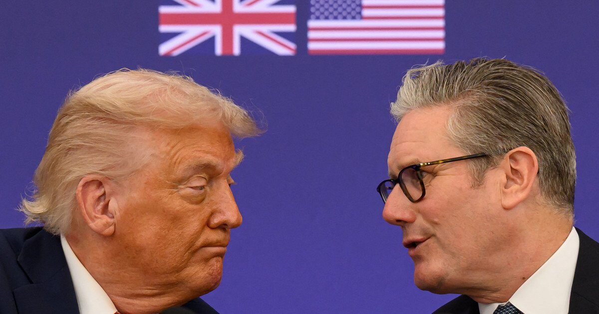 Starmer, presat de Trump, suspendă cedarea Insulelor Chagos