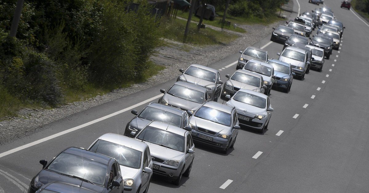 Aglomerație infernală pe Valea Prahovei: Se circulă bară la bară după Paște