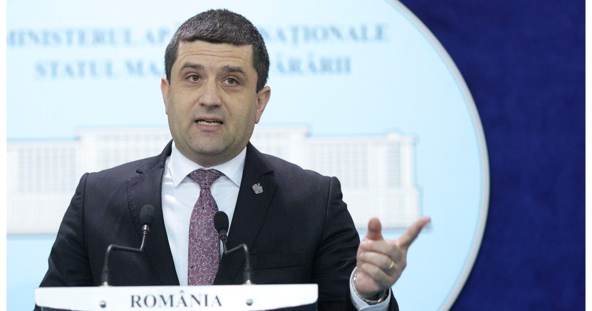 USR exclude negocierile pentru guvernare cu PSD, dacă social-democrații participă la moțiunea de cenzură împotriva guvernului Uniunea Salvați România (USR) a anunțat că nu va mai purta negocieri pentru guvernare cu Partidul Social Democrat (PSD), în cazul în care acesta din urmă se va implica în susținerea unei moțiuni de cenzură împotriva guvernului condus de ILIE Bolojan