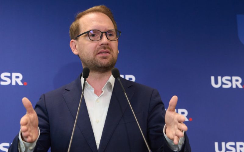 Fritz, atac frontal la PSD: „Vreți butoanele înapoi, ca pe vremea lui Ciucă și Ciolacu”