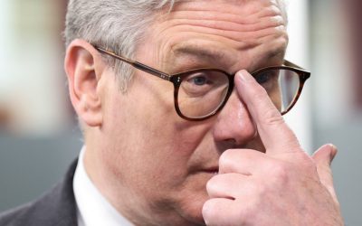 Starmer vrea lege UE fără Parlament. „Trădare”, strigă criticii, anunță The Guardian