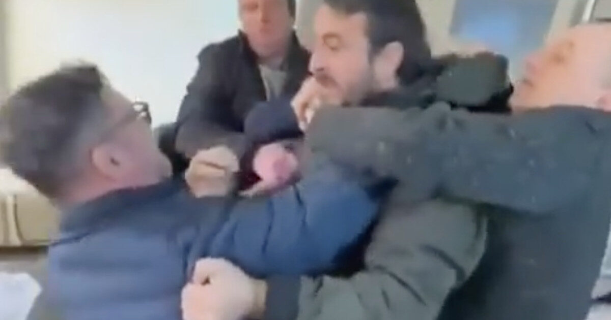 Bătaie la AUR: „Îmi dau viața pentru partid!” Scandal în sediu