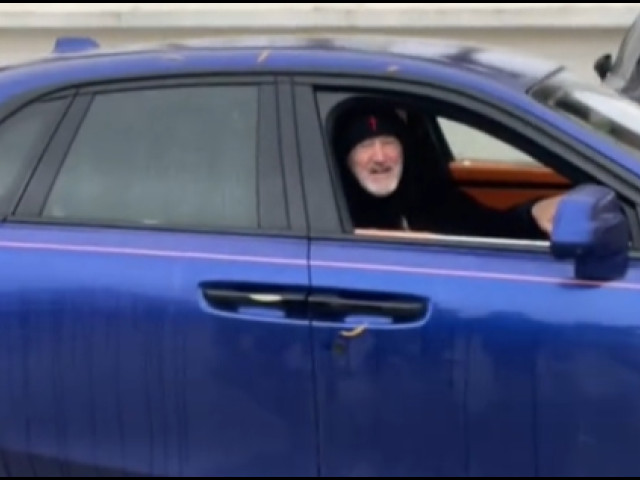 Becali, vizită peste muncitori cu un proiect de 10 milioane €