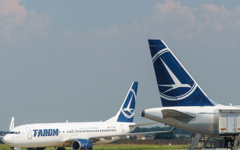 TAROM, la un pas de faliment: Angajații acuză Guvernul că vrea să închidă compania din aprilie