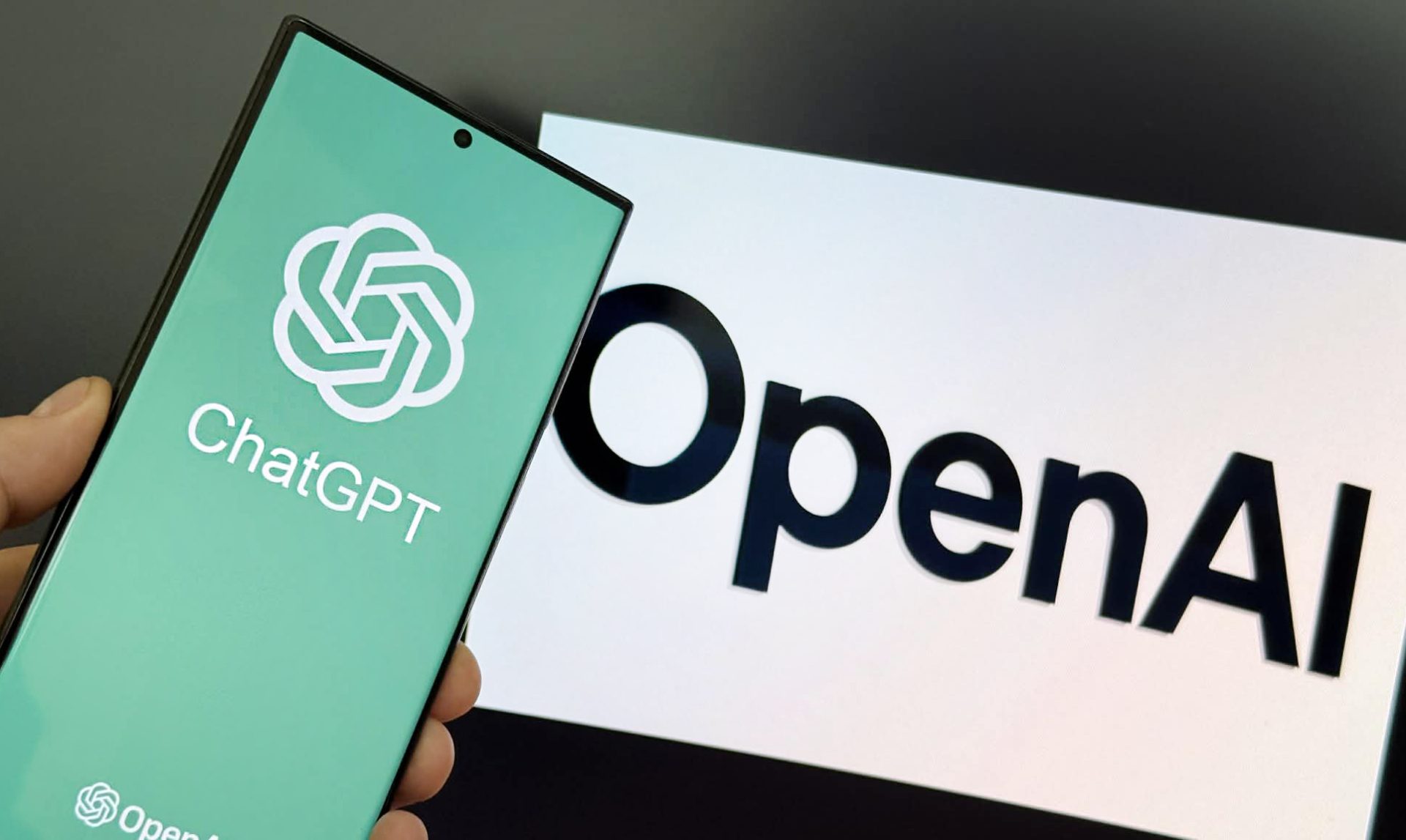 ChatGPT cucerește lumea: De ce chatbotul OpenAI e regele inteligenței artificiale