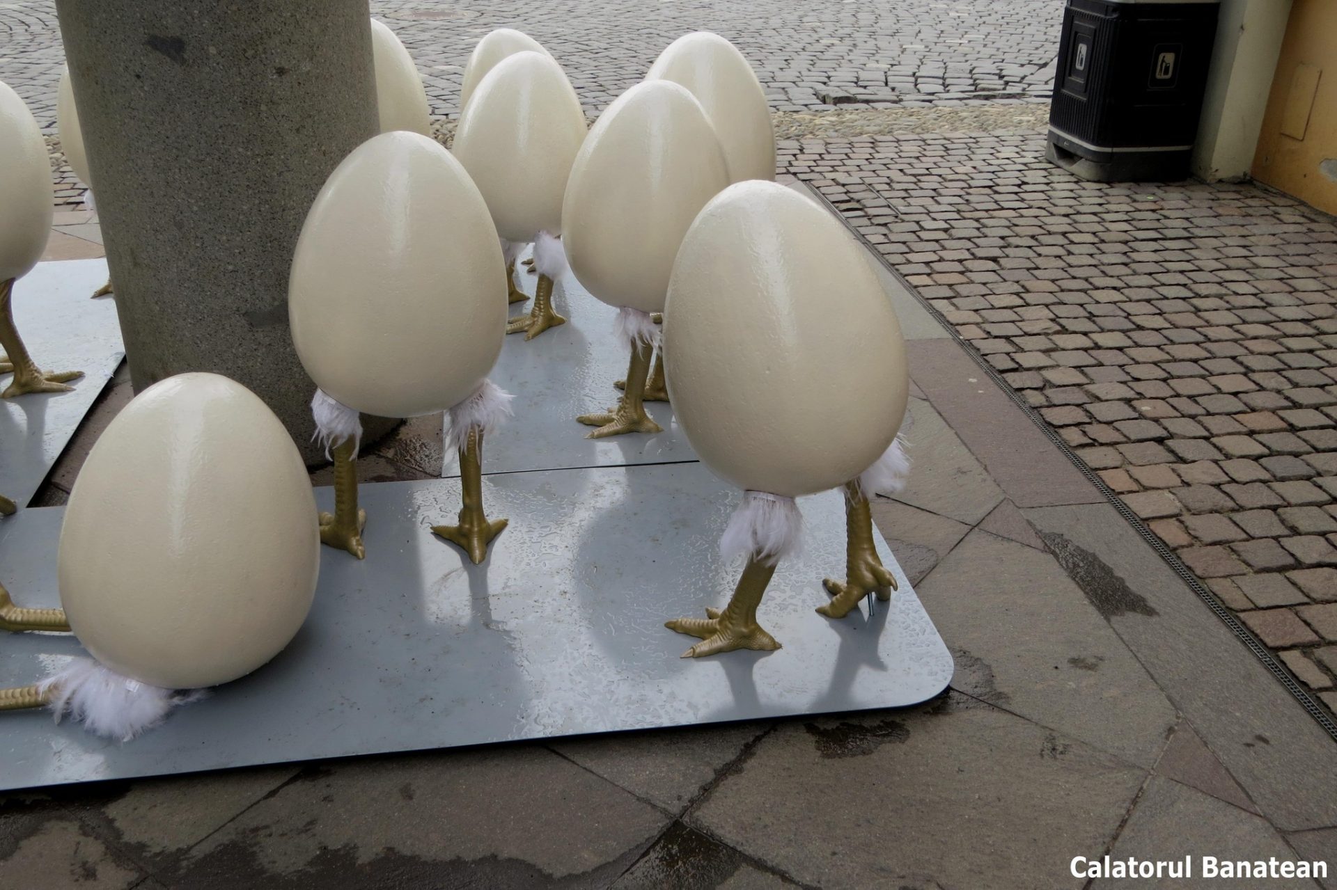 Sculptorul din Timișoara, furios pe decorațiunile de paște: „e o batjocură!”